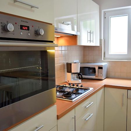 Sunnyy Beacch Apartments Banjol Esterno foto