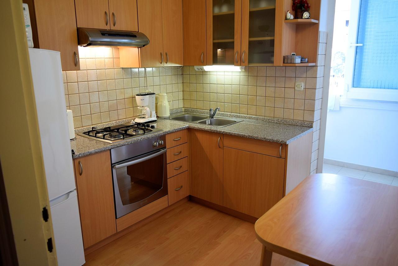 Sunnyy Beacch Apartments Banjol Esterno foto
