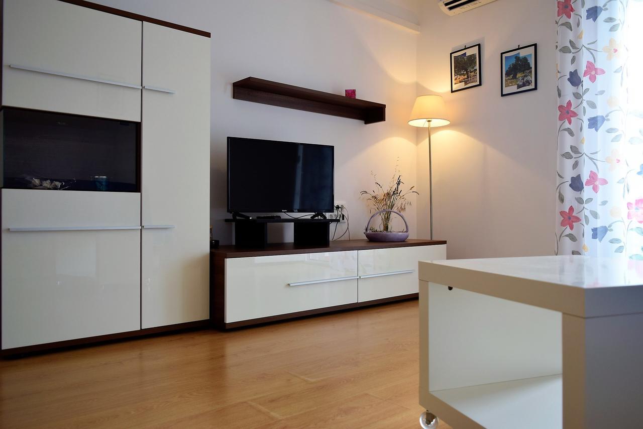 Sunnyy Beacch Apartments Banjol Esterno foto