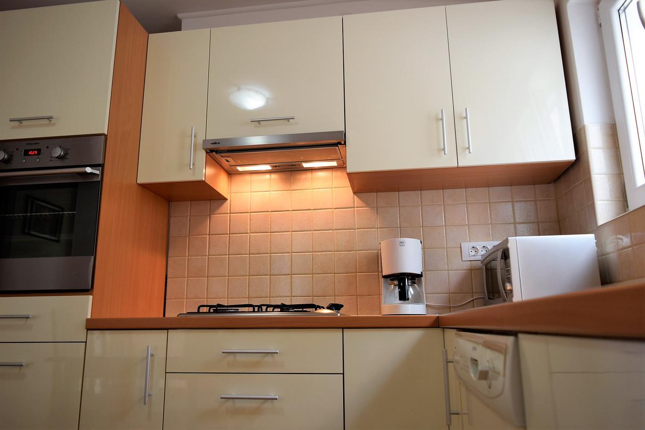 Sunnyy Beacch Apartments Banjol Esterno foto