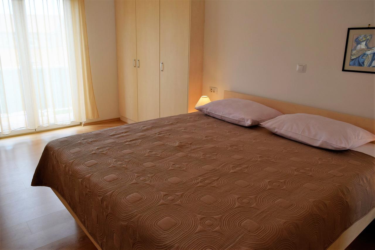 Sunnyy Beacch Apartments Banjol Esterno foto